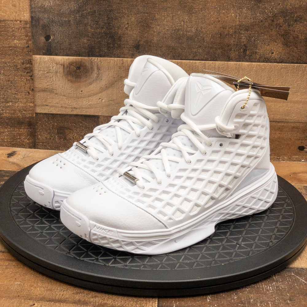 NIKE KOBE 3 PROTO HALO TRIPLE WHITE MENS BASKETBALLL SHOES SIZE 9 HM4351-100